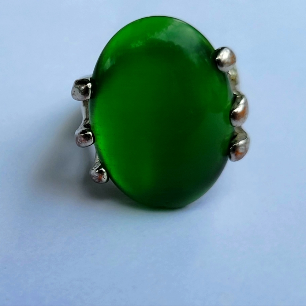 Vintage and handmade silver ring with a huge green stone size 8
